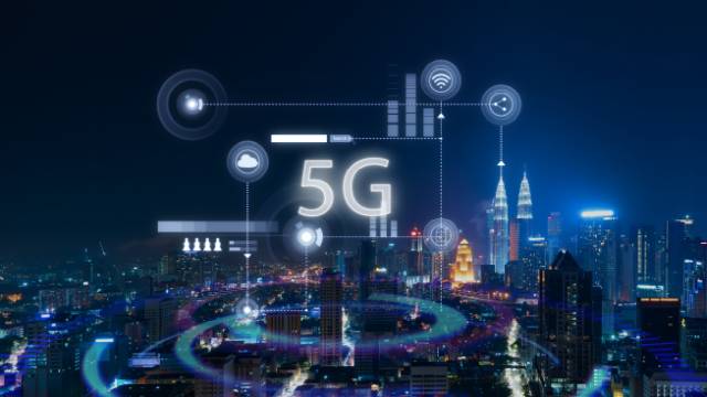 Cityscape 5G network connectivity